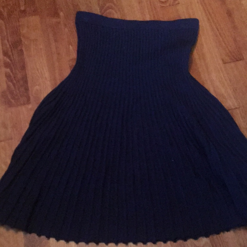 Navy knit skirt